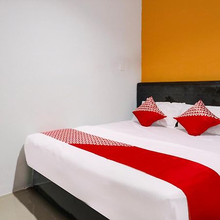 Super Oyo Capital O 93076 Batam Backpacker Guesthouse 2 Pembunuh Екстериор снимка