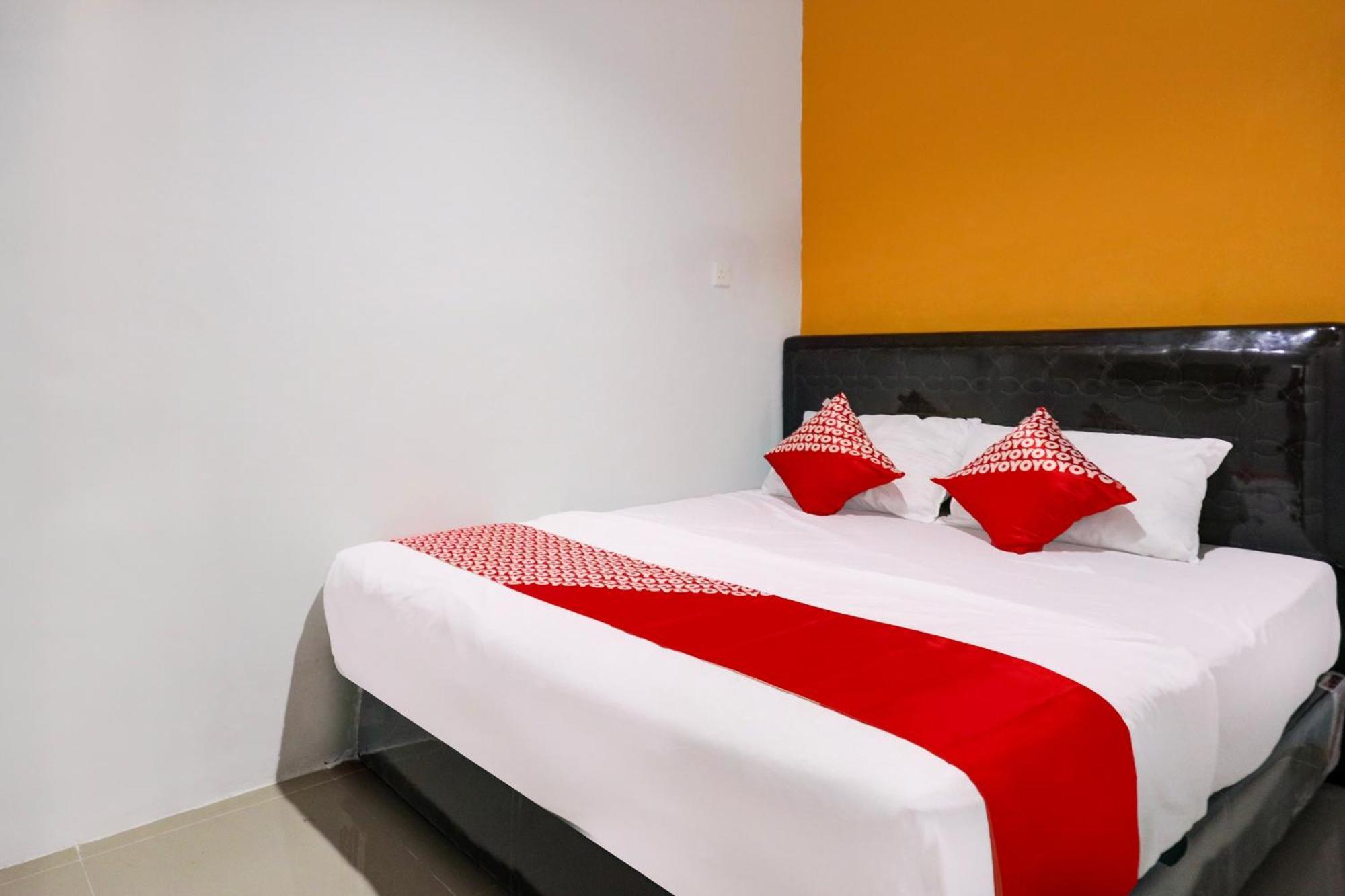 Super Oyo Capital O 93076 Batam Backpacker Guesthouse 2 Pembunuh Екстериор снимка