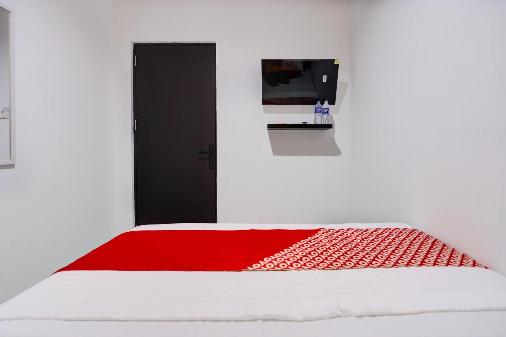 Super Oyo Capital O 93076 Batam Backpacker Guesthouse 2 Pembunuh Екстериор снимка
