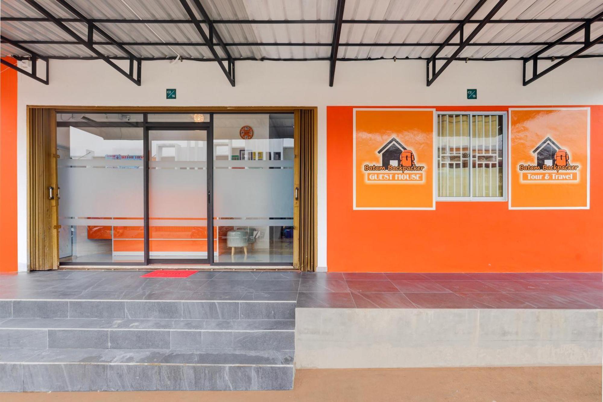 Super Oyo Capital O 93076 Batam Backpacker Guesthouse 2 Pembunuh Екстериор снимка